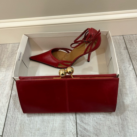 Perfect Matching Heels & Clutch Purse! - Picture 3 of 4